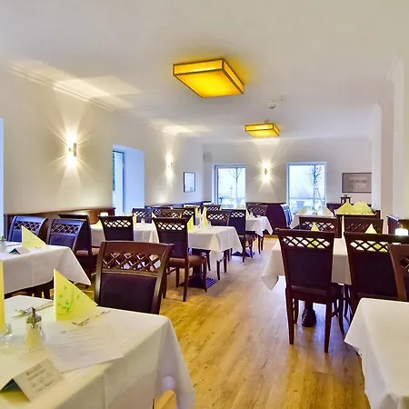 호텔 Strandhotel Bansiner Hof 3*