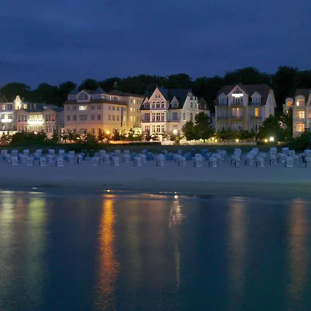 호텔 Strandhotel Bansiner Hof 3*