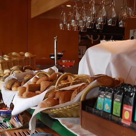 호텔 Strandhotel Bansiner Hof 3*
